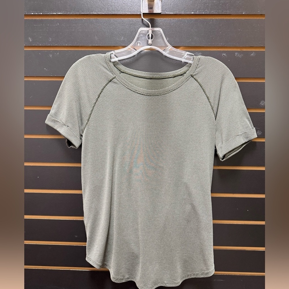 Lululemon Green Mesh Short Sleeve Tie Back Athletic Top Small